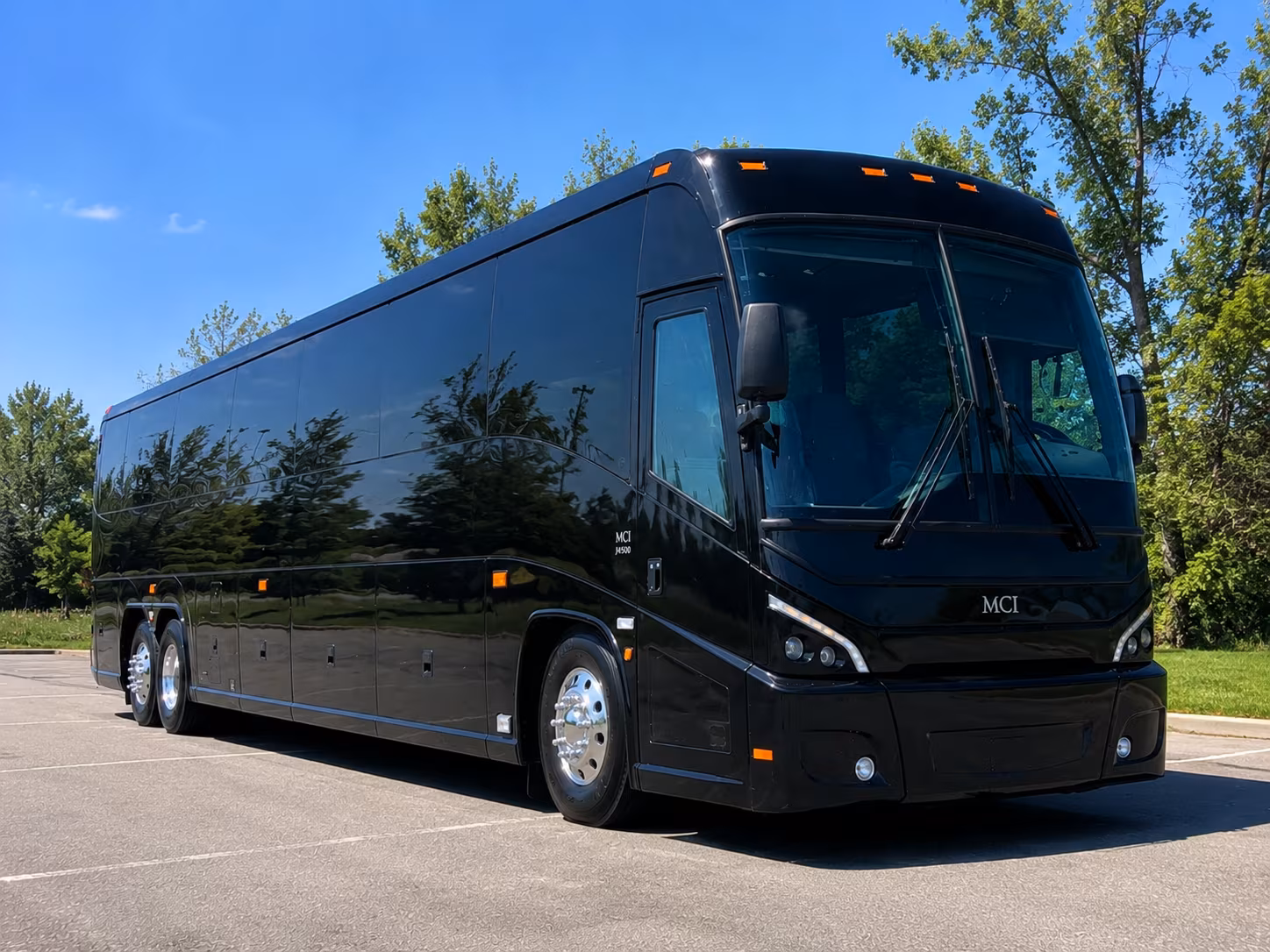 corporate shuttles across the benjamin franklin bridge to philadelphia